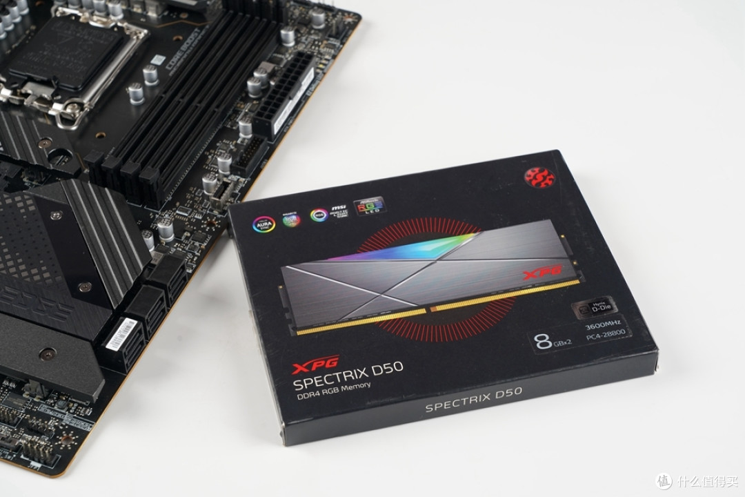 内存选择XPG的龙耀 D50 DDR4。