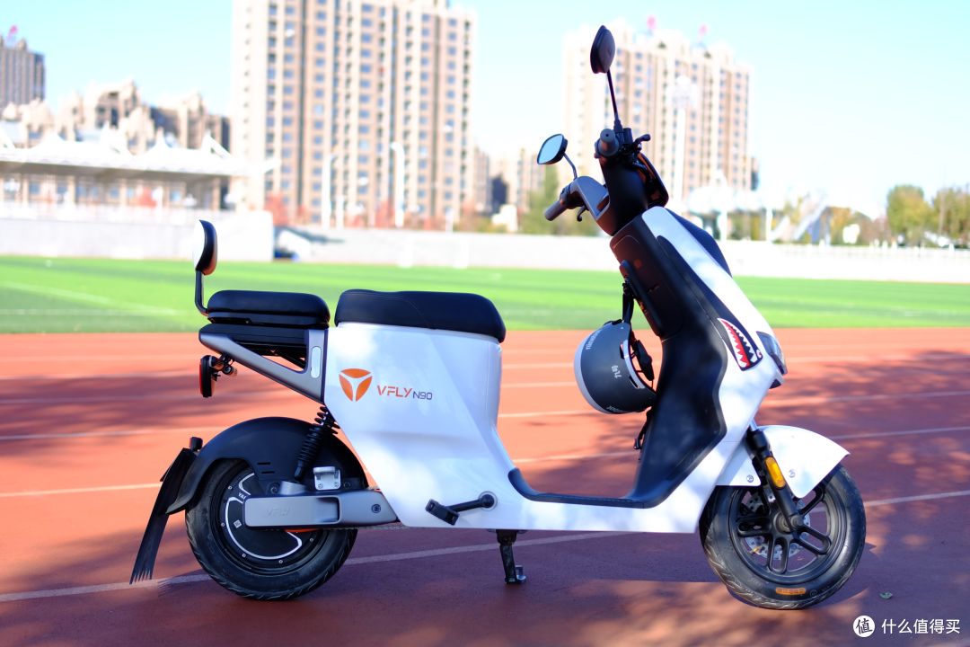 新国标颜值天花板电动车,4890入手 雅迪 VFLY N90 深度骑行体验分享
