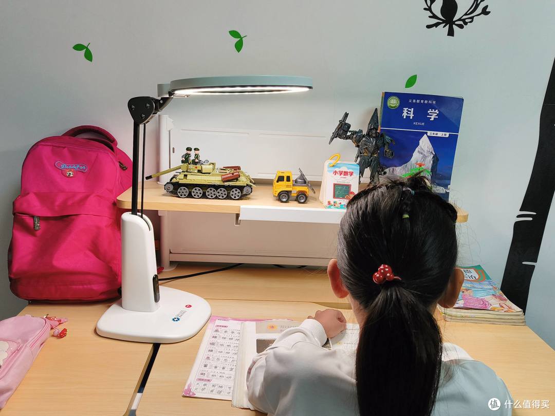 红光护眼,提高学习效率,爱德华医生天使之光2专科级护眼灯体验!儿童护眼灯推荐!