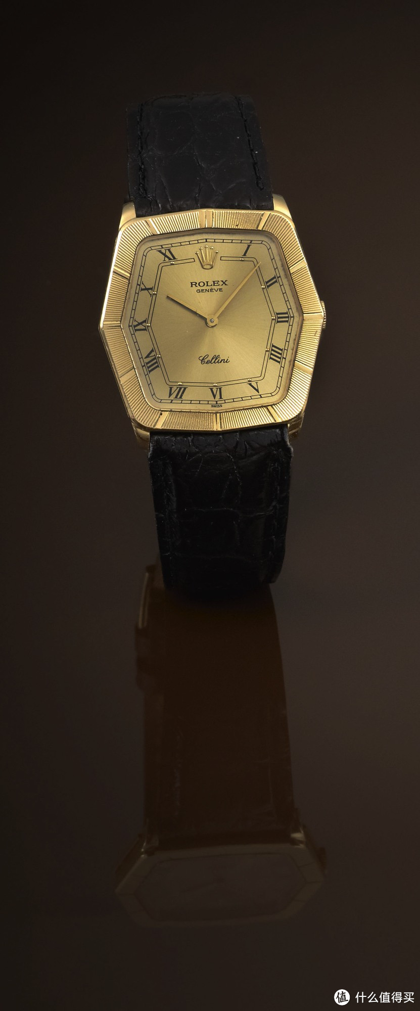 劳力士切利尼 Ref.4170 手表，生产于 1996 年，黄 金六角形表壳，尺寸为 31 x 35 毫米，厚度为 6 毫米， 在 2012 年 4 月 25 日安蒂古伦拍卖中以含佣价 2750 美元的价格成交。