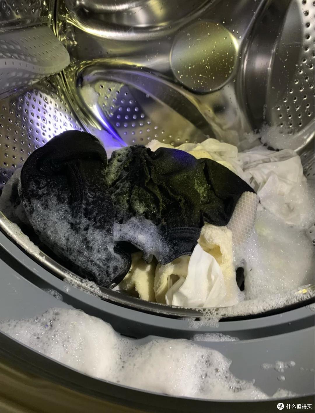网友吐槽滚筒洗衣机的优点是“能在上面放东西”,真的这么堪吗?