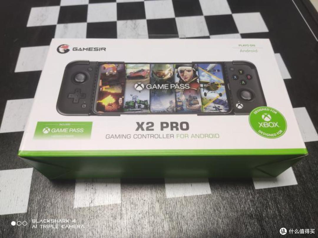 左下角与右下角明显的XBOX与XGP标识