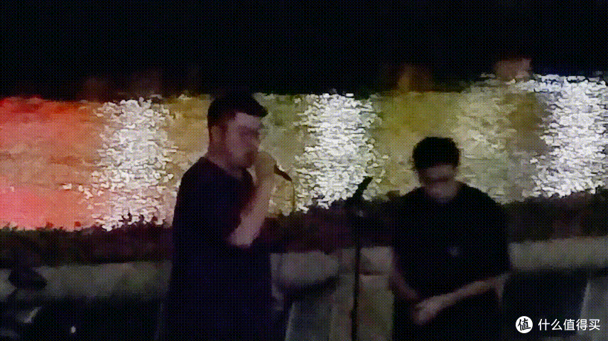 当一个头上长摄像头的人?或许体验还不错~
