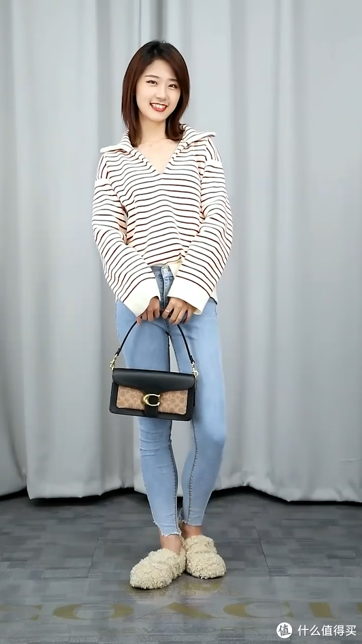 蔻驰COACH女士专柜款TABBY系列涂层帆布配皮单肩斜挎包，送女友的时尚礼物