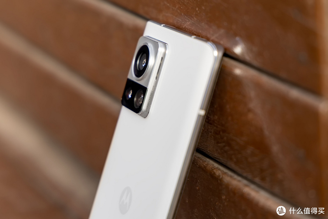 有缺点，但很努力：moto X30 Pro体验报告