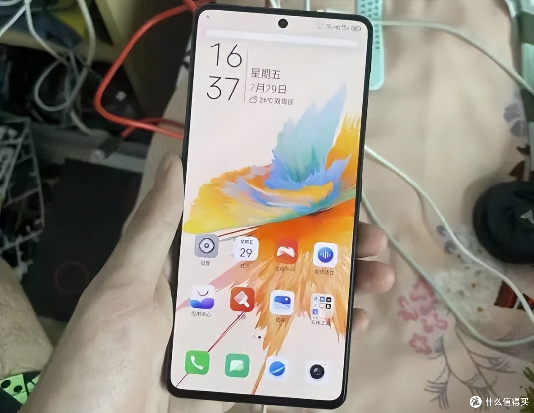 12+256GB跌至3499元,骁龙8+处理器,5000mAh大电池+9倍光学变焦