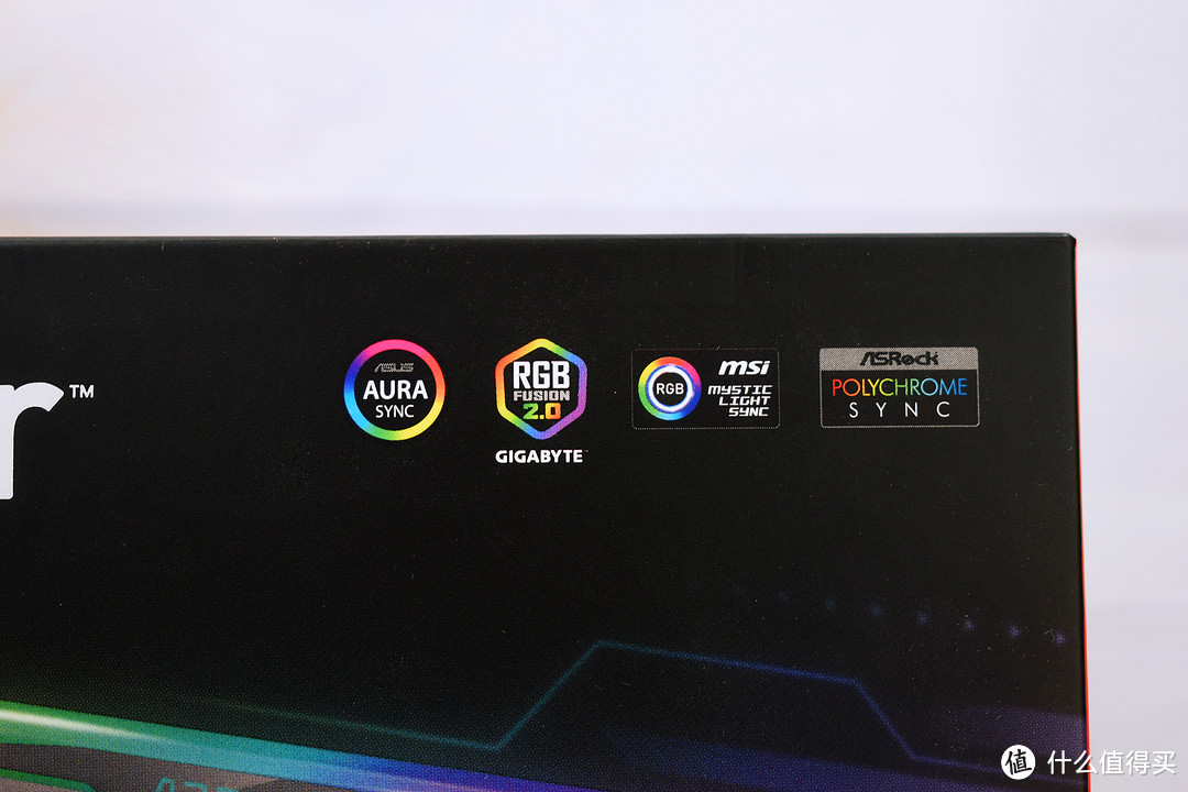 雷克沙战神之刃RGB DDR4 4000：性能强悍，灯效拉满，游戏玩家优选 