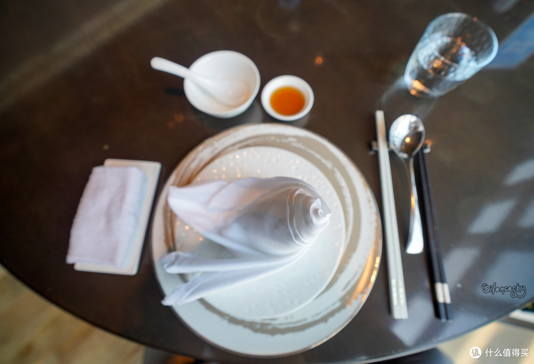 东钱湖畔,连年黑珍珠一钻 ~ 华茂希尔顿酒店 钱湖阁中餐厅 体验