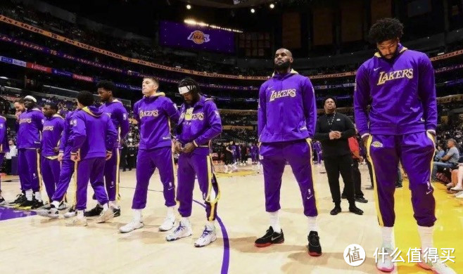 NBA21日战报：雄鹿险胜76人 “洛杉矶德比”湖人不敌快船