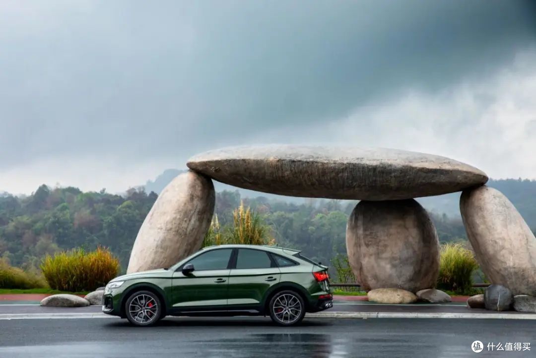 奥迪SQ5 Sportback动态试驾:当「中流砥柱」习得「亢龙有悔」