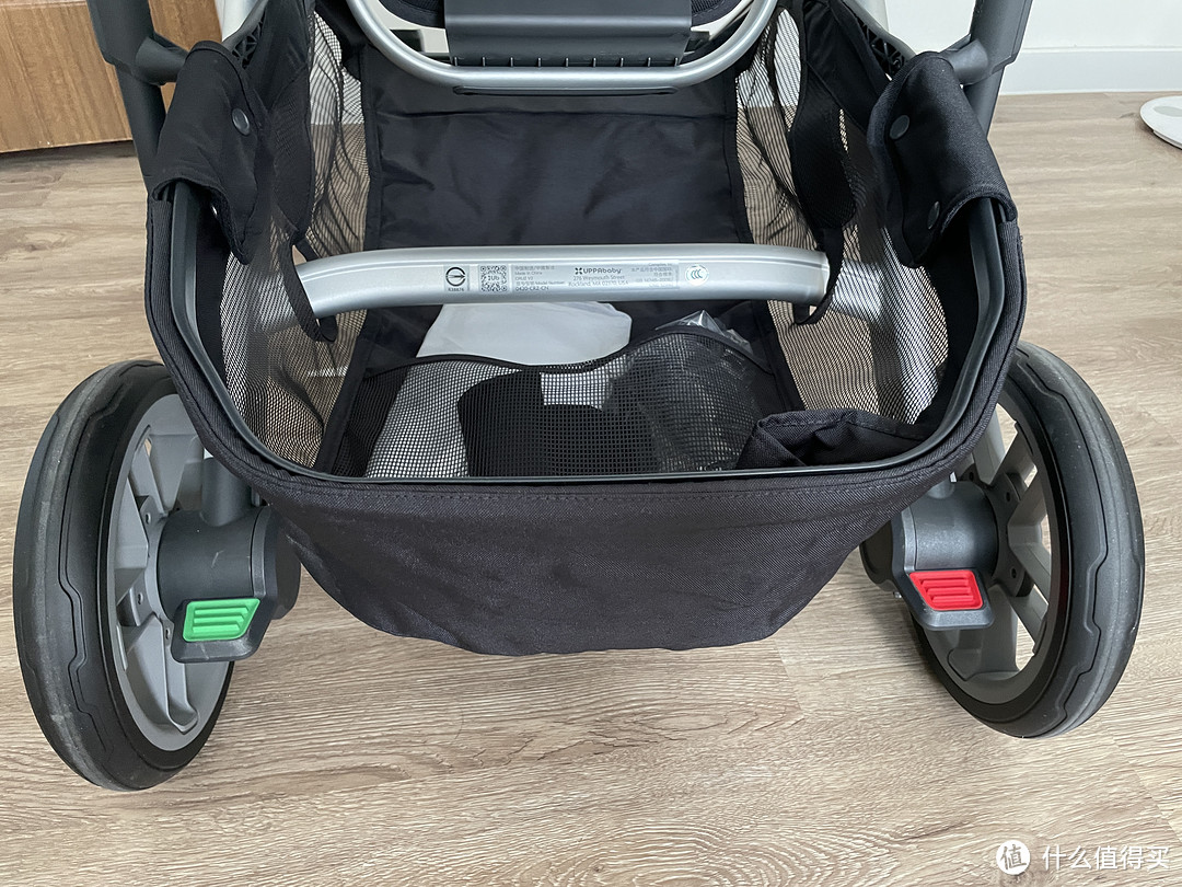 终于搞定了小团子人生中第一辆车UPPAbaby Cruz V2