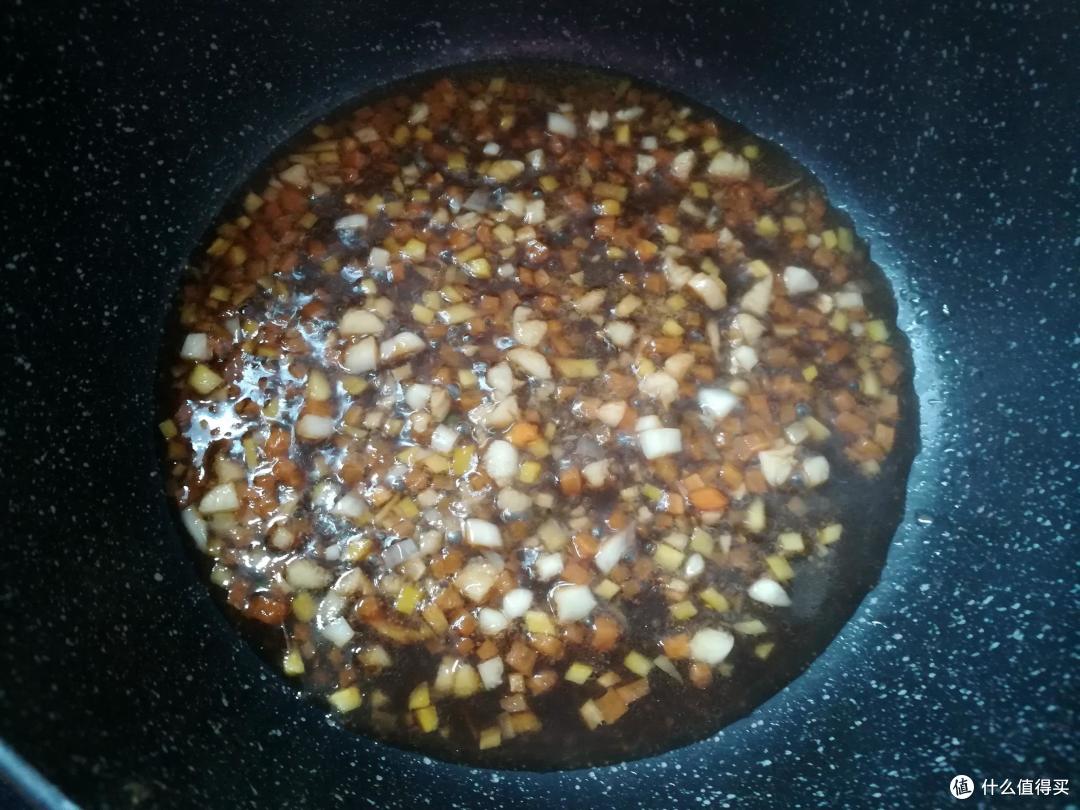 香菇和鹌鹑蛋是绝配,富含氨基酸,建议每周吃2次,孩子长身体正需要