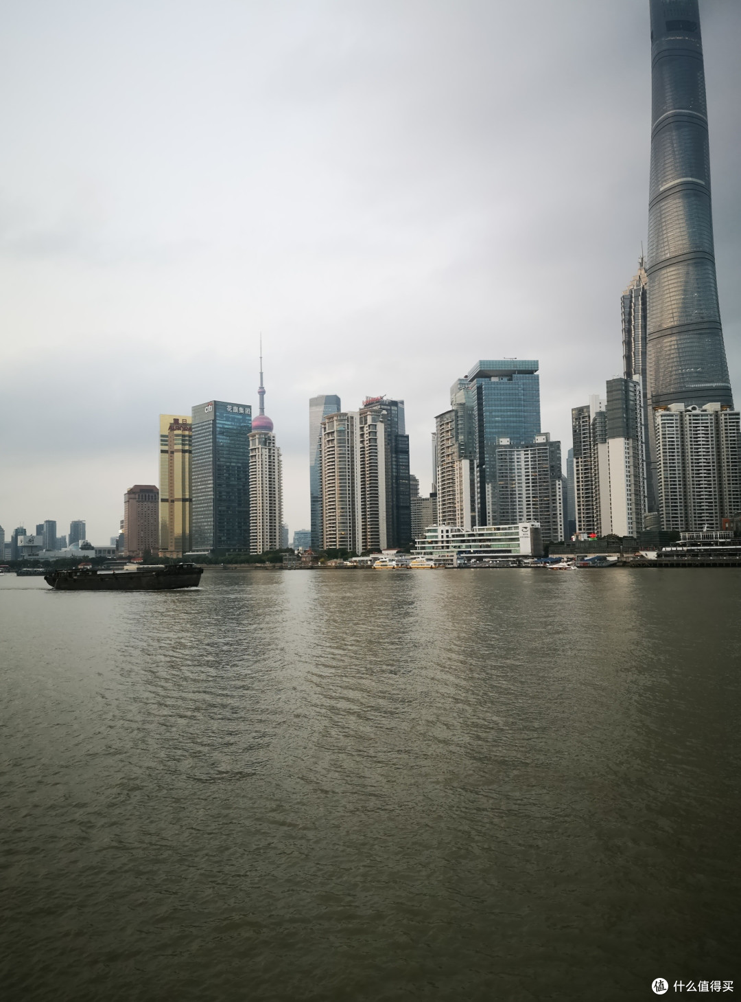 外滩吹吹风,黄浦江游览看风景……