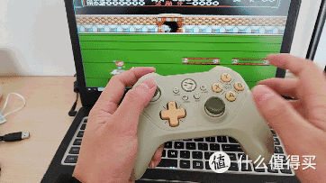 一款绿色的游戏神器—北通阿修罗2pro机械版游戏手柄牛油果色