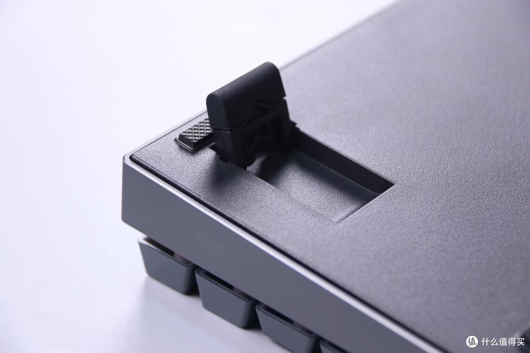 一把键盘可满足多设备使用,雷柏V700-8A无线机械键盘体验