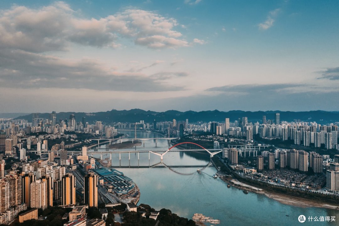 基地(海口)天空之城孜珠寺篮球场蓝天"白云"(重庆郊区)盘龙古道日暮之