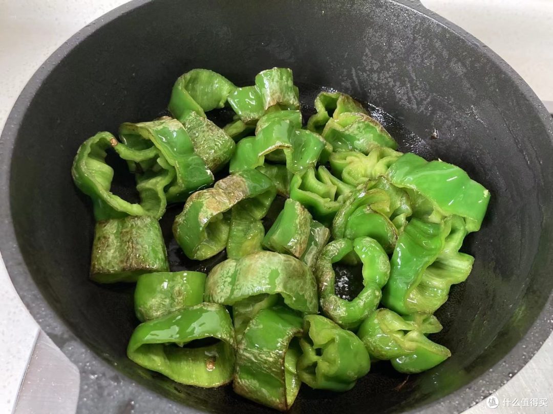 天冷宁可不吃肉也要吃这菜,三块钱一盘,简单易做,清爽又下饭
