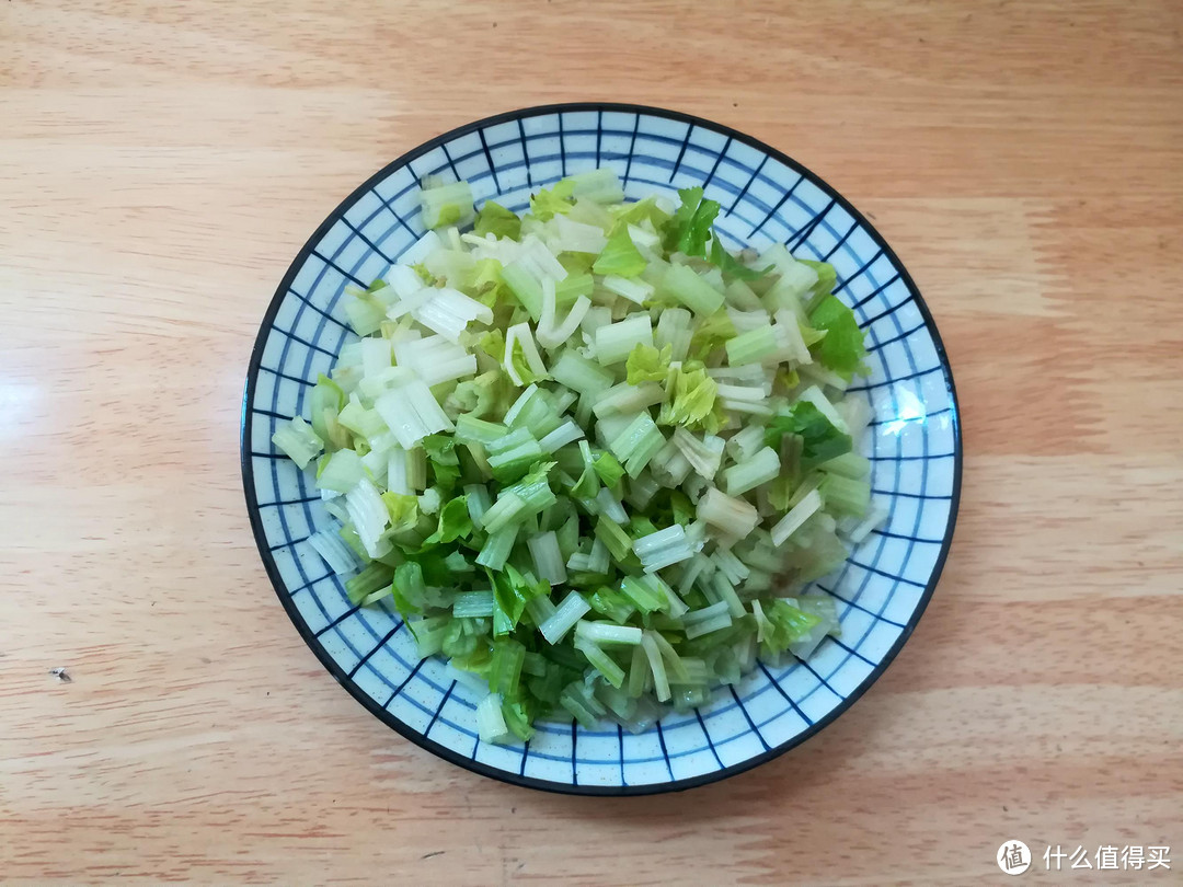 这河鲜不起眼,却是老一辈爱吃的下酒菜,比大鱼大肉受欢迎