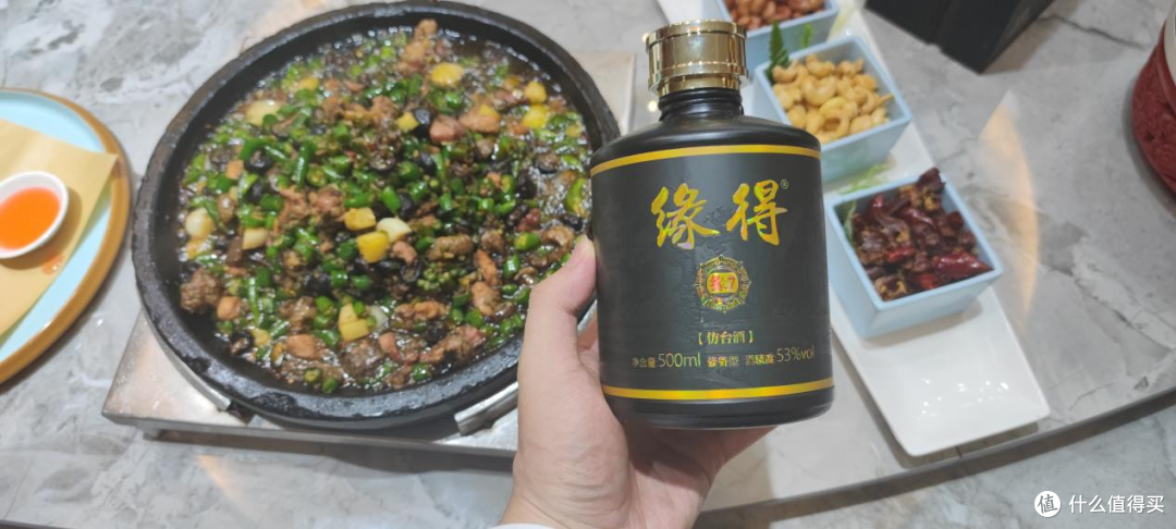 北京小伙去广西农村吃席,随礼2000,酒菜上桌后直呼:这趟没白来