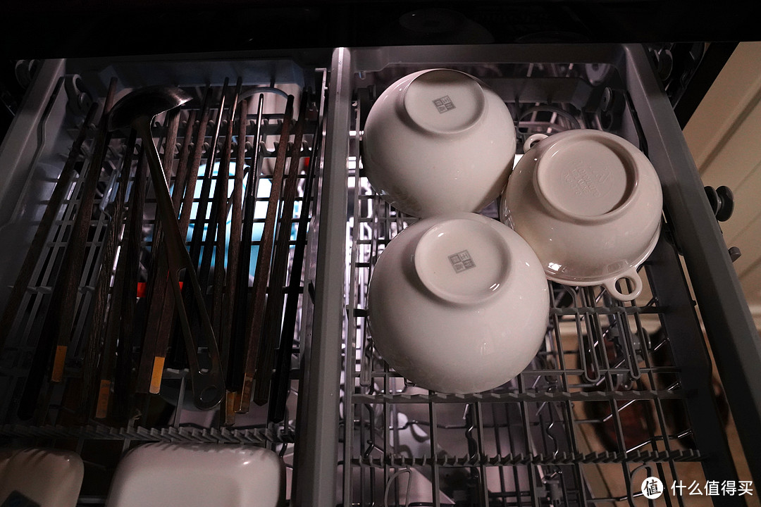 洗碗机横评 | 西门子VS凯度，碗篮设计/清洗能力/干燥能力/储存横评对比，看看国产洗碗机的优劣势在哪