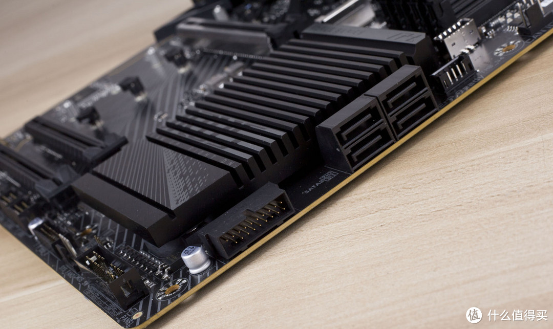 【老黄搞机篇一百五十八】Ryzen7000系列最佳伴侣,技嘉小雕X670 AORUS ELITE AX体验