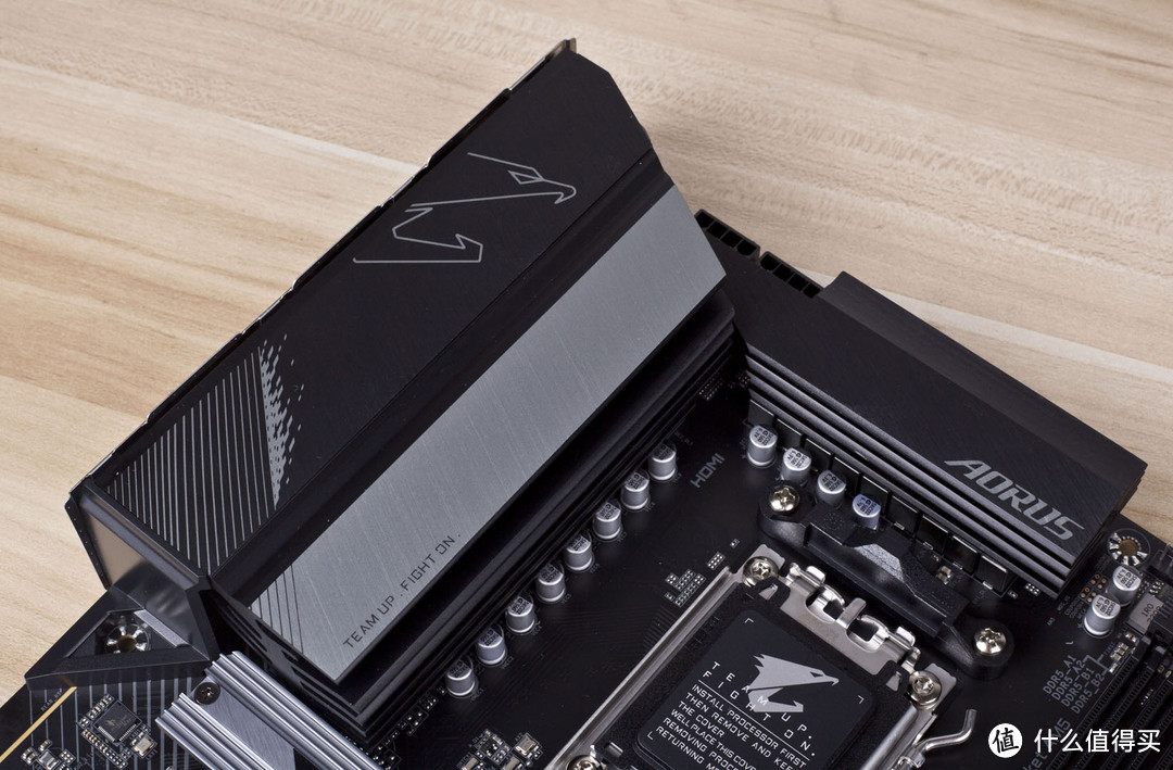 【老黄搞机篇一百五十八】Ryzen7000系列最佳伴侣,技嘉小雕X670 AORUS ELITE AX体验