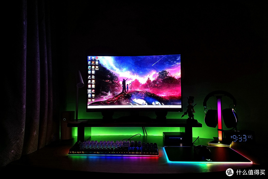 电脑桌面改造，搭配几款RGB灯效好物，瞬间提升沉浸感！