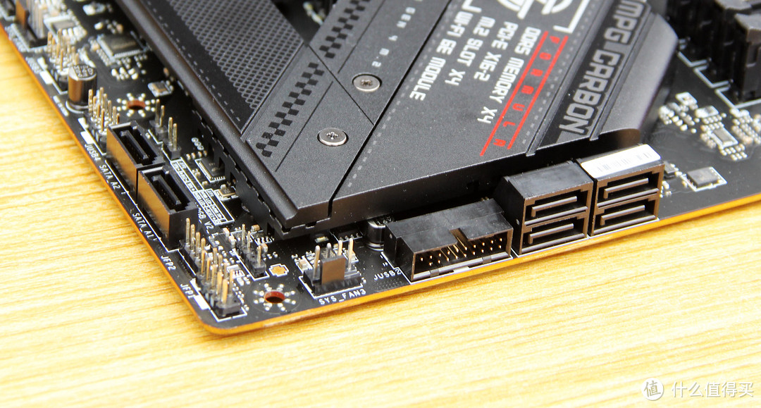 PCIe4.0压根就是纸面跑分王！PCIe3.0固态硬盘更值得推荐