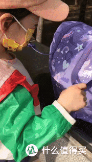有必要给孩子买护脊书包吗?小学生妈妈来分享:应该怎么选专业的护脊书包