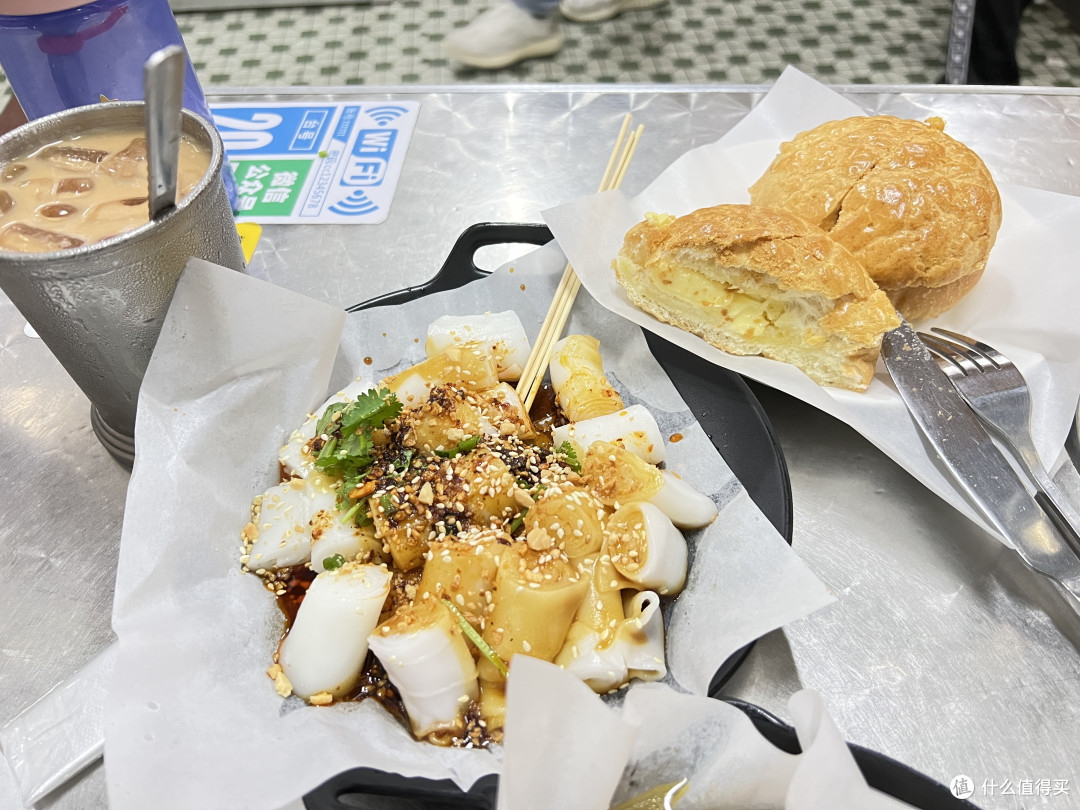 肠粉和菠萝包都不错