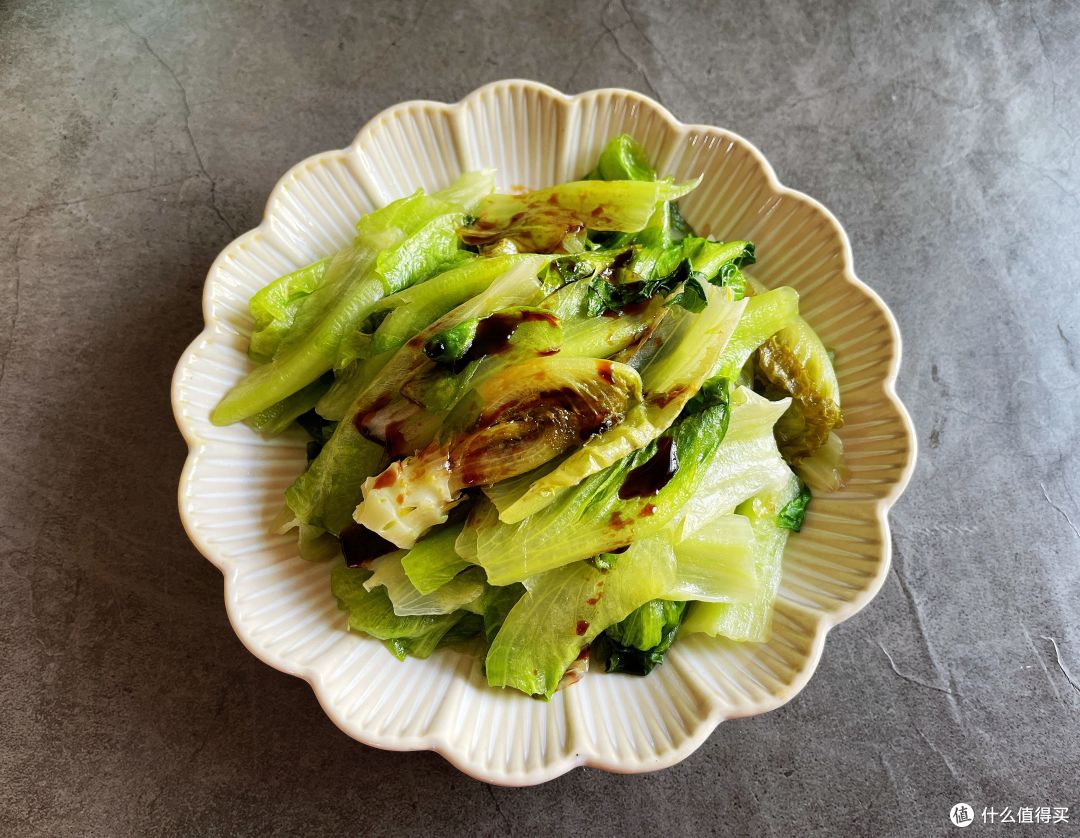 闺蜜俩的午餐:荤素搭配4道菜,简单美味又好吃,网友:拒绝浪费!