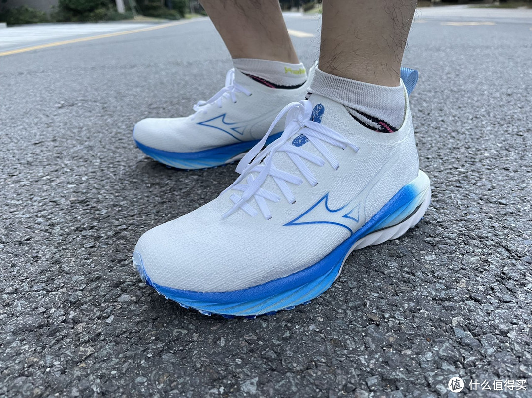 感觉像风一样：MIZUNO美津浓WAVE NEO WIND跑鞋