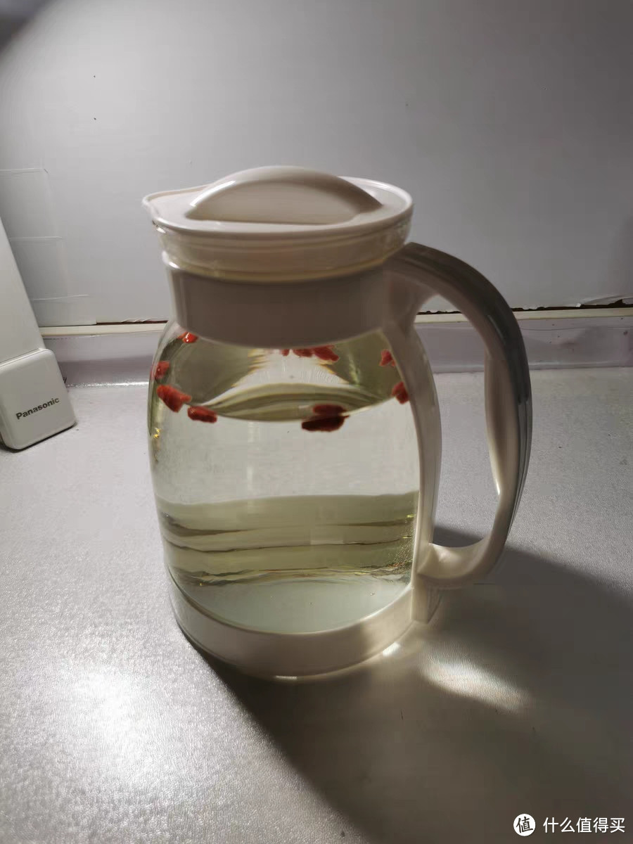 简单的一款冷水壶，终于可以自己泡水果茶了