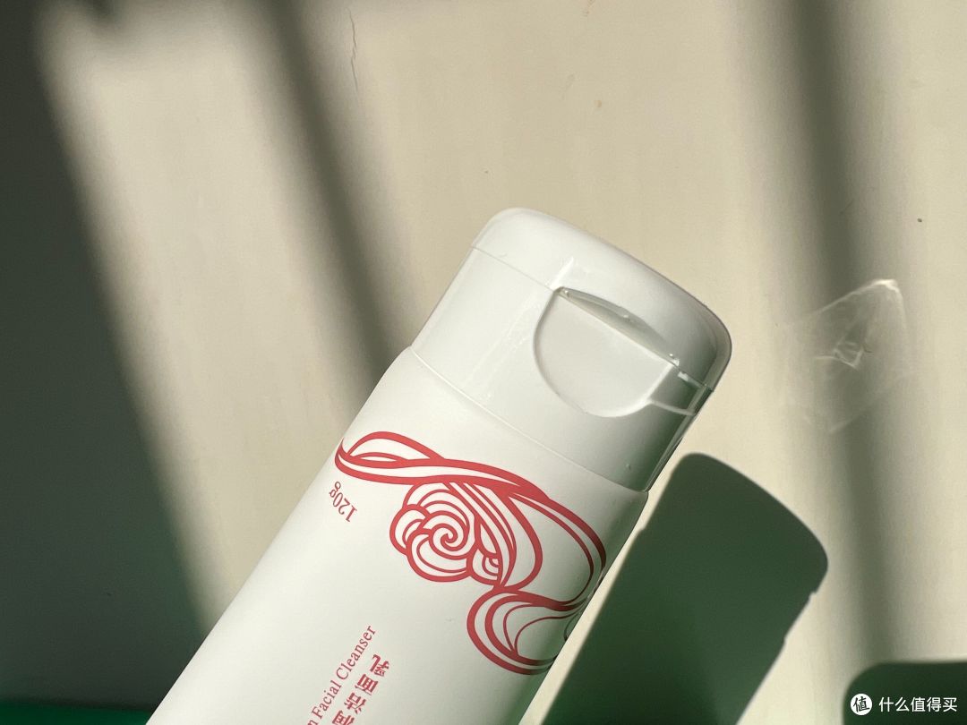 一键开启贵妇模式:体验SIYEN昔颜灵芝舒润洁面乳