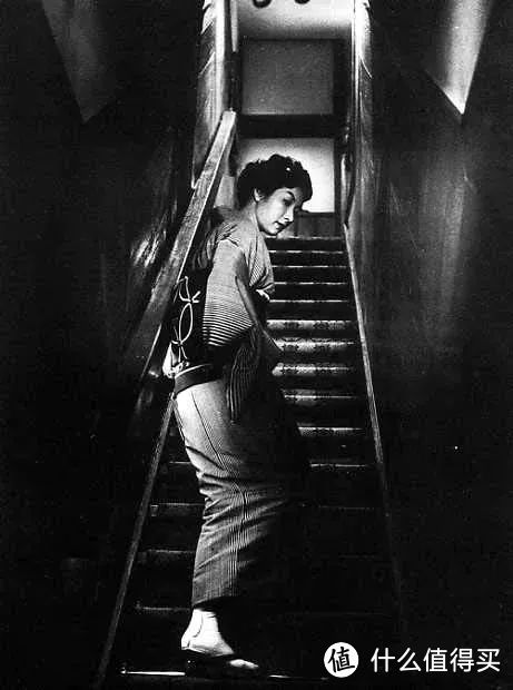 豆瓣：9.1-电影 女人步上楼梯时