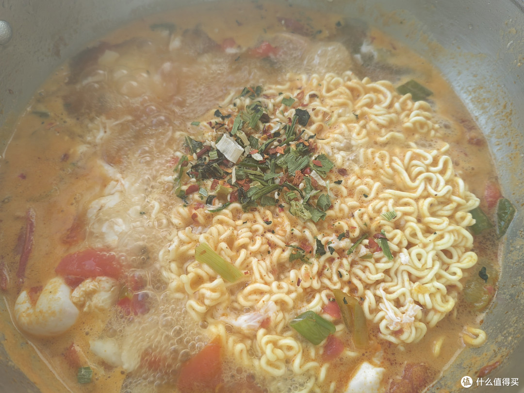 煮方便面必须来两颗鸡蛋