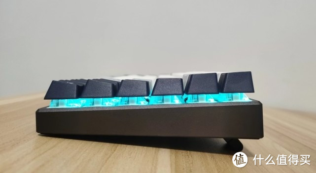 颜值与实力并存的桌面好物——雷柏MT510 PRO多模无线机械键盘