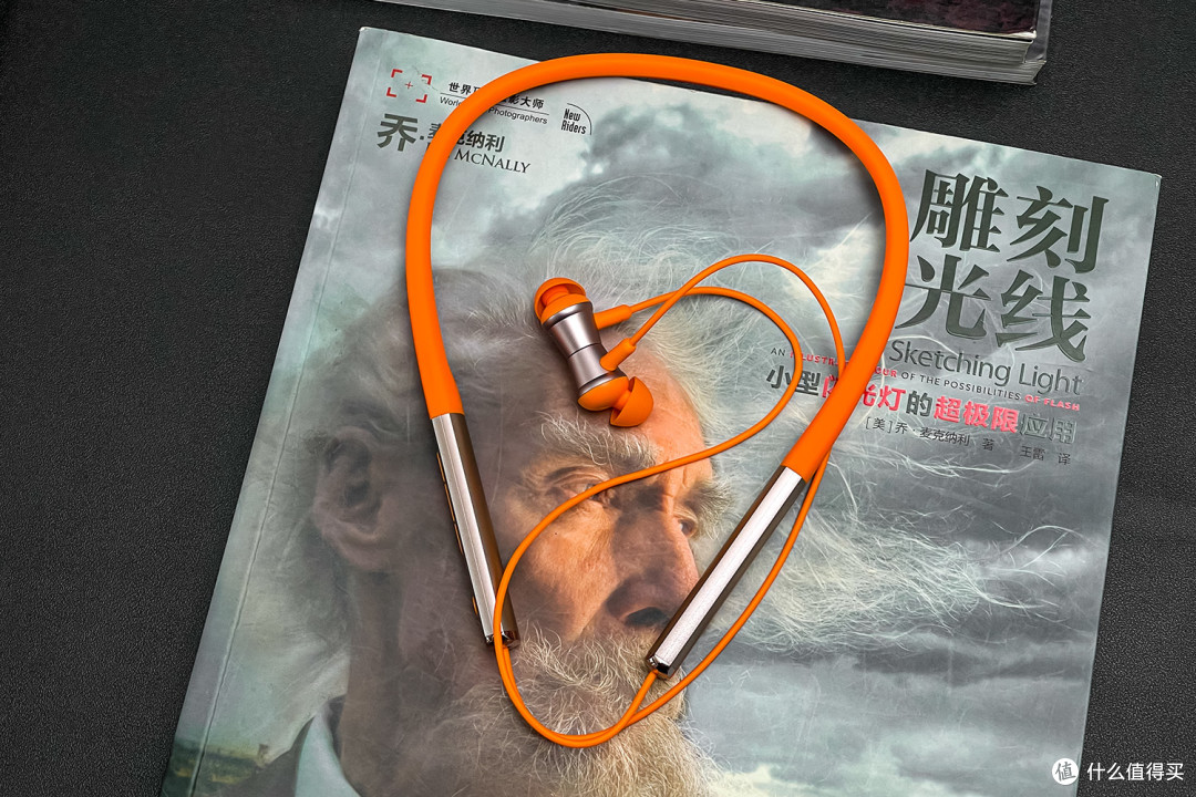 运动通勤皆可,颜值音质都出色,英雄HERO S1颈挂式蓝牙耳机体验