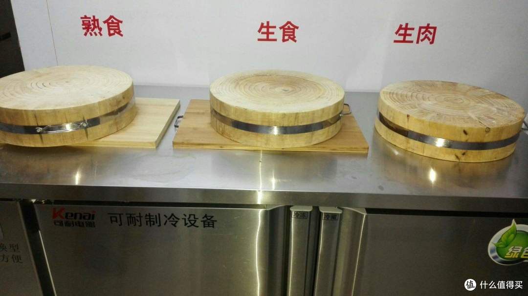 菜板使用7天，细菌多达2亿，发霉发黑的木菜板，真的还能用吗？