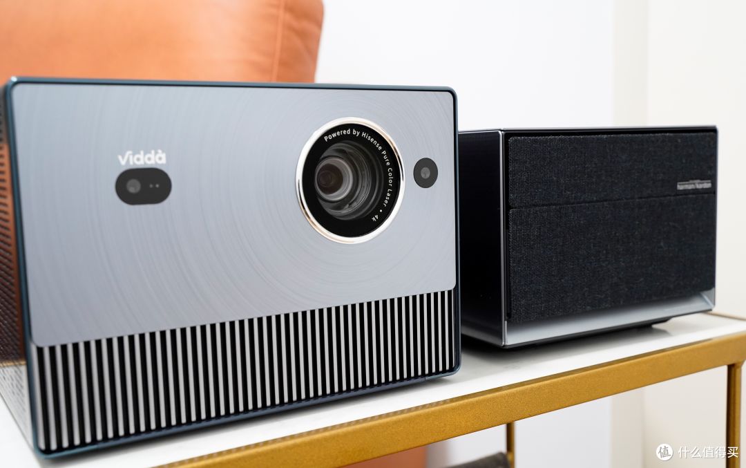 谁才是家用投影仪的内卷王:Vidda C1和极米RS Pro2对比测评