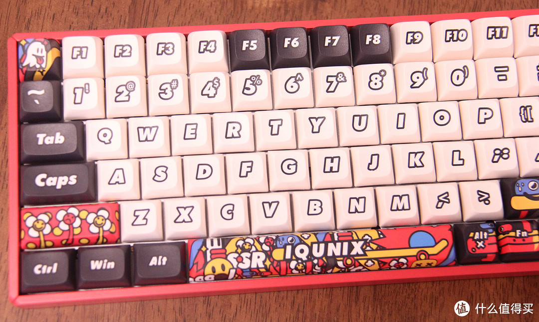 把涂鸦画在键盘上，IQUNIX F97涂鸦日记键盘