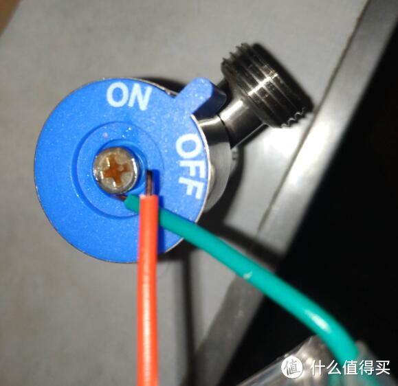 试用304不锈钢N8(电解)检测液,锰钢不变色,镍钢会变红