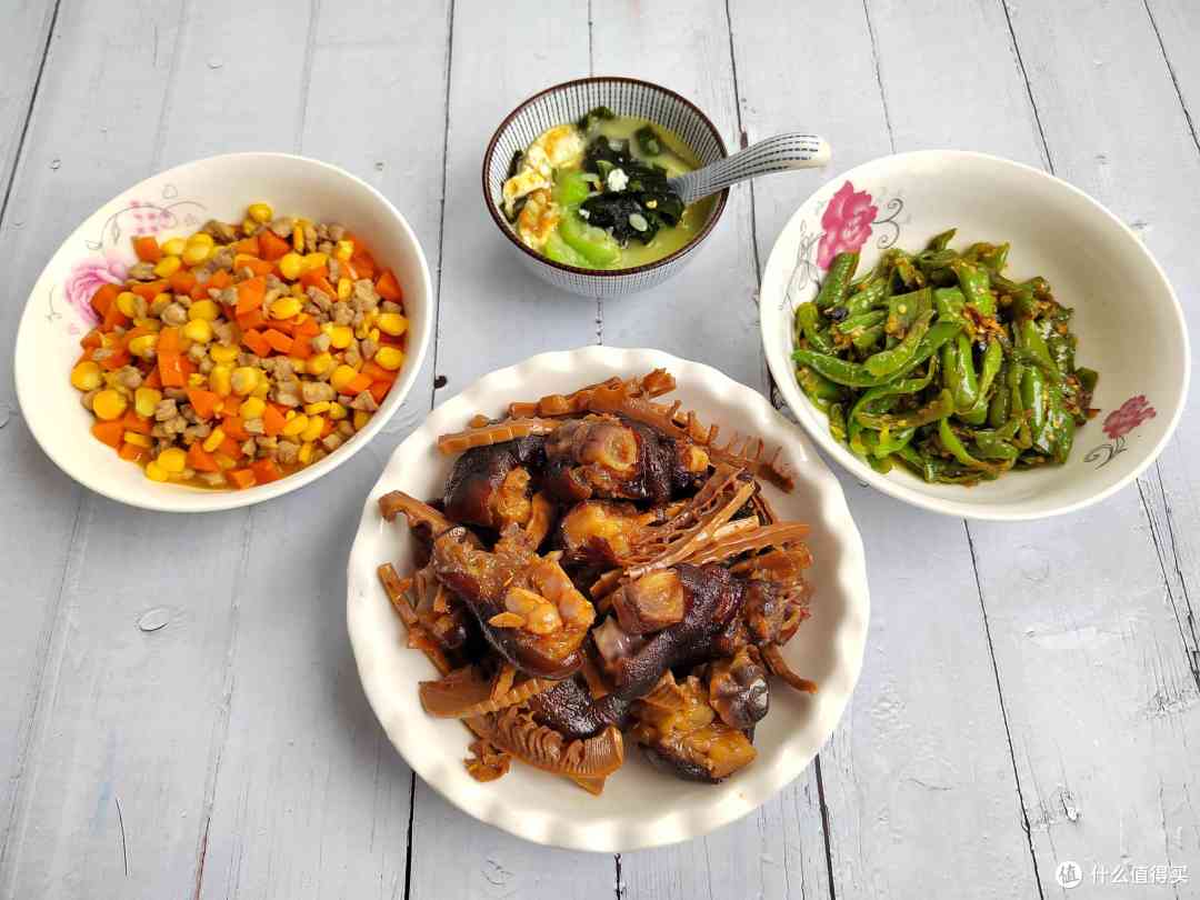 江西一家四口晚餐走红，3菜1汤下酒又下饭，网友：还是江西人会吃