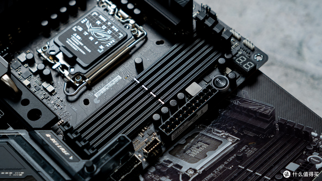 桌面上的外星战舰：ROG Z790E 13700K 索泰RTX 4090的组合到底有多强