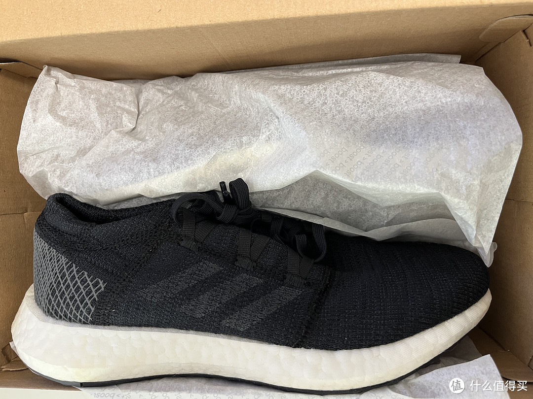 一年一度囤鞋时，京东adidas阿迪达斯旗舰店给力大促又来了，三百元的UltraBOOST已下手，满足了