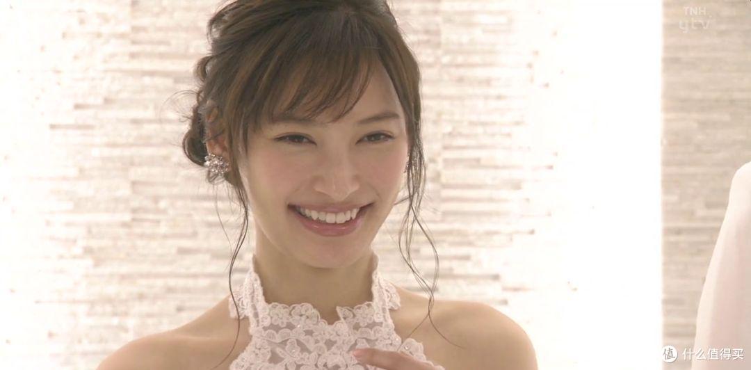 大龄剩女一觉醒来,变瘦变美,身边还睡个帅哥男朋友?