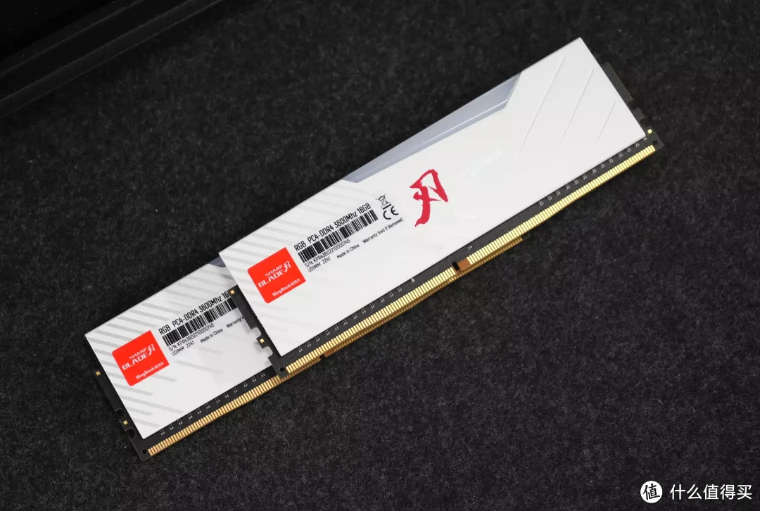 32GB CJR超频颗粒+纯白马甲还不到800？金百达刃系列让DDR4内存内卷了