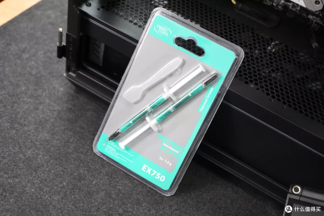 32GB CJR超频颗粒+纯白马甲还不到800?金百达刃系列让DDR4内存内卷了