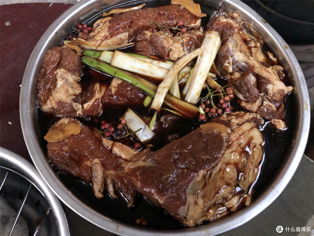 做卤牛肉，我家用3样料，牛肉味道超香，不发柴，简单成功率高