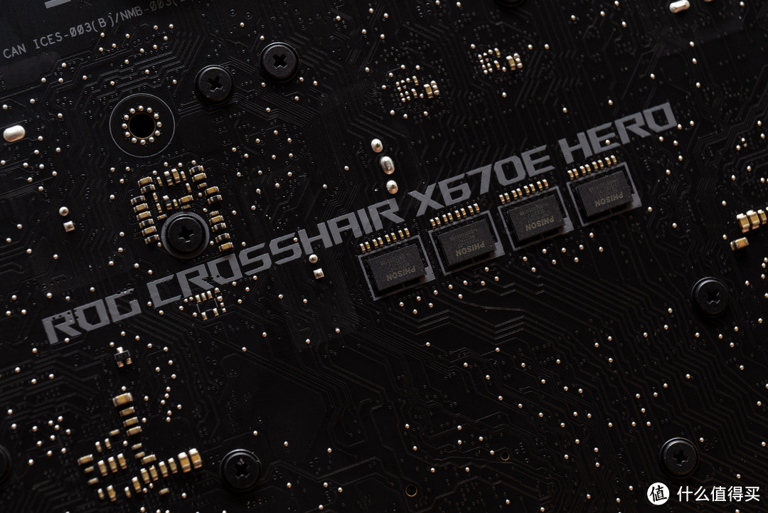 华硕 ROG Crosshair X670E Hero 主板评测：尊爵不凡、支持 AI 超频的旗舰 AM5 平台